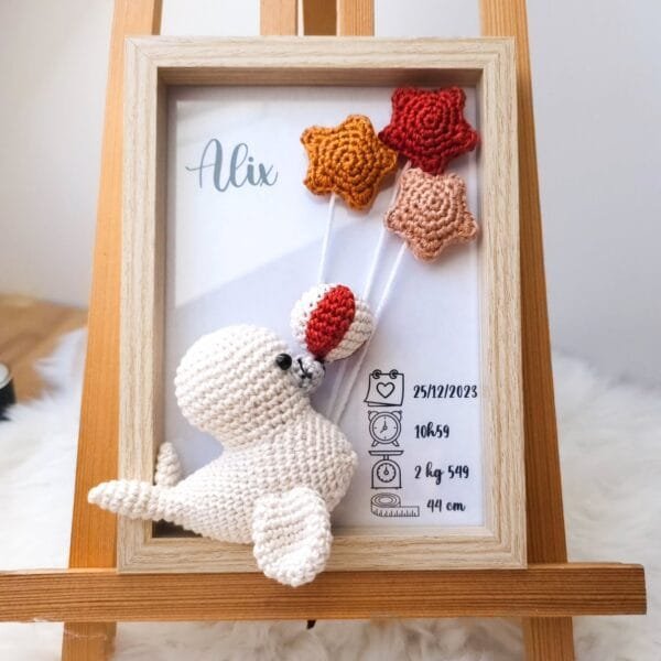 Cadre de naissance personnalisé en crochet, modèle otarie